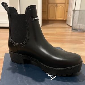 Black Náutica rain boots